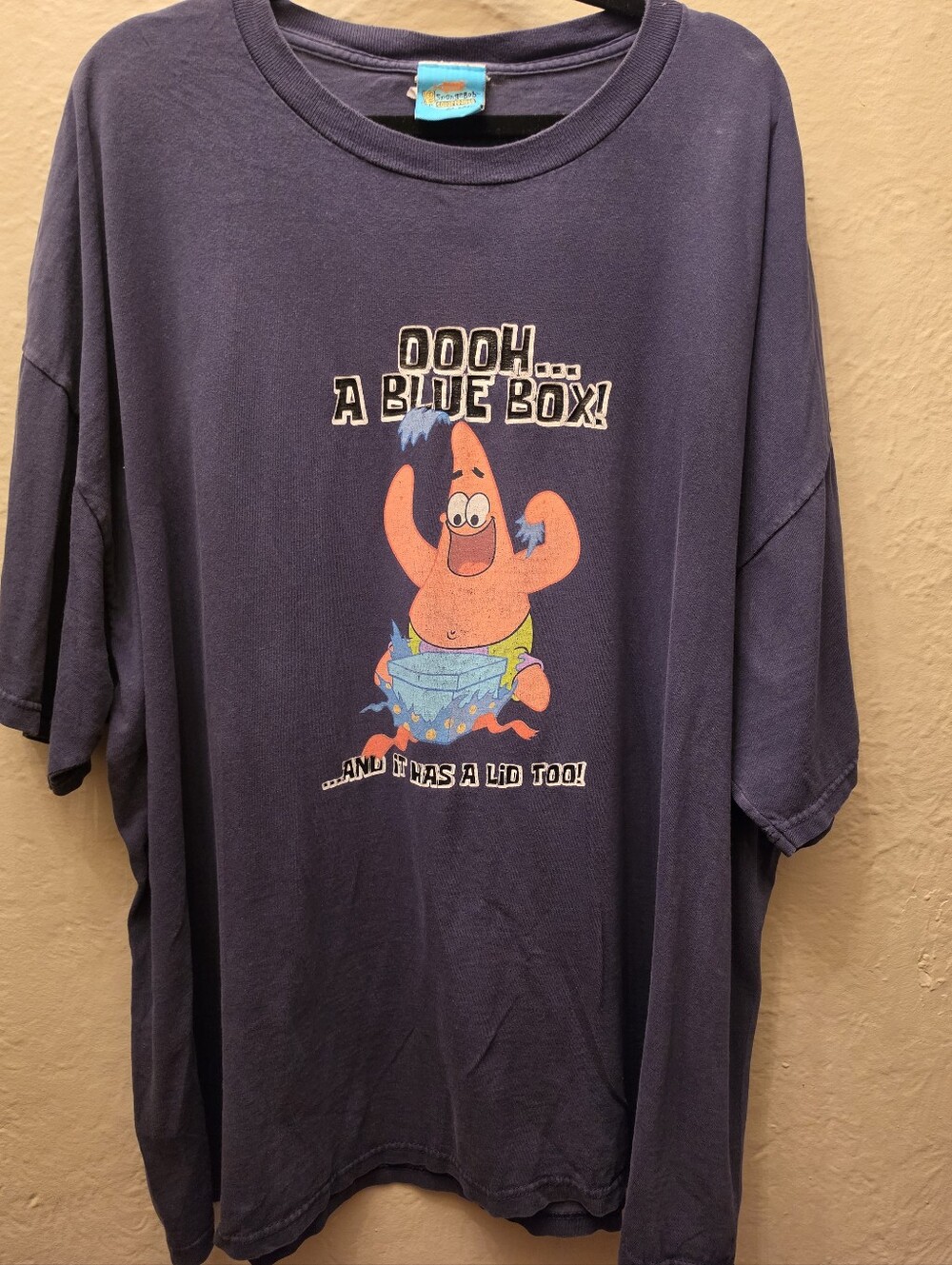Vintage SpongeBob SquarePants Patrick Blue Box Graphic Tee Y2K Nickelodeon